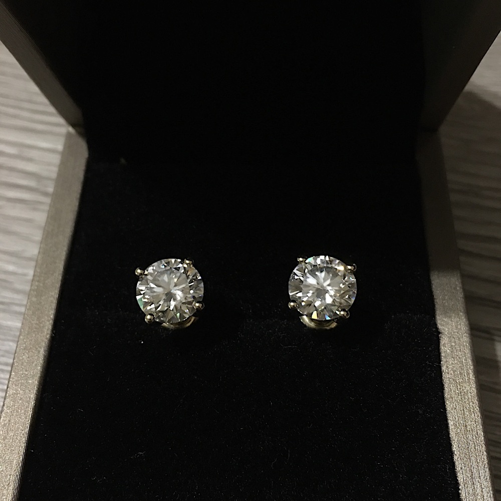 VVS DIAMOND EARRINGS